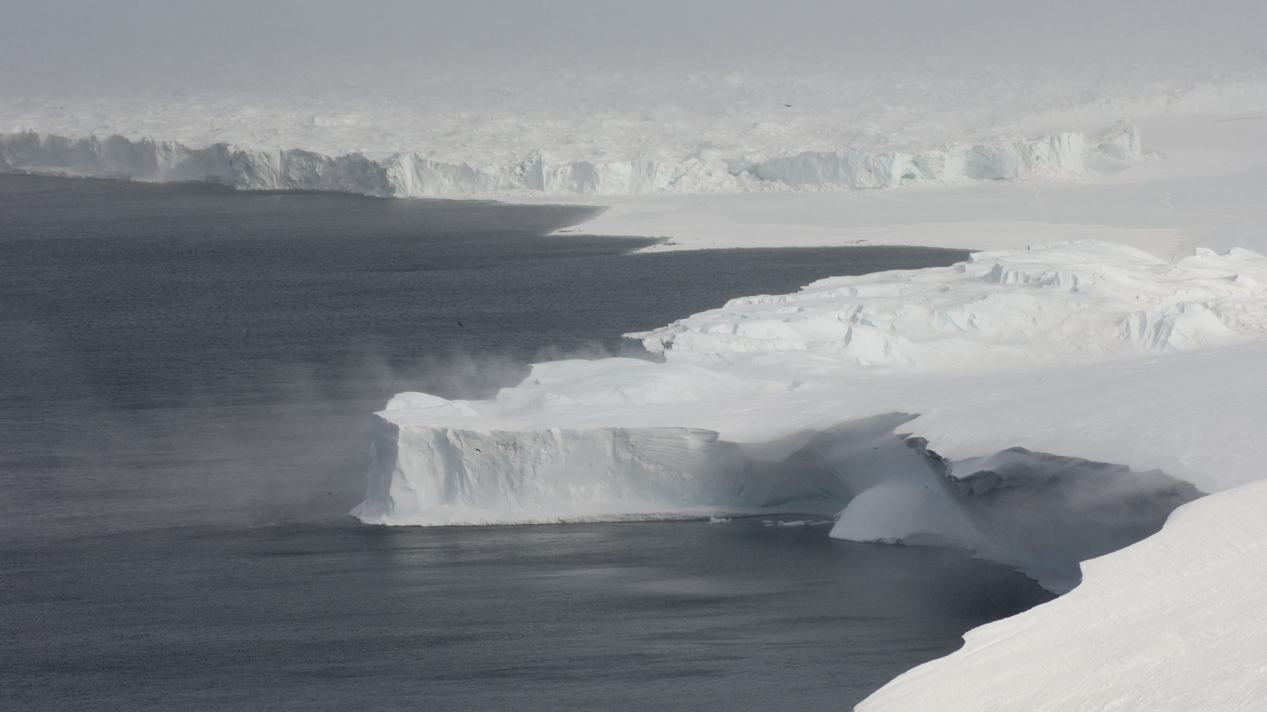 Streaming off the ice shelf